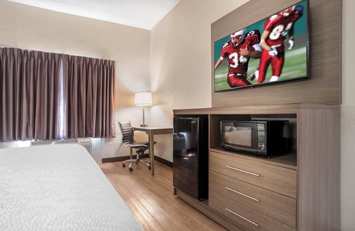 Vicksburg Hotel | Discover Red Roof Inn & Suites Vicksburg with Family Amenities