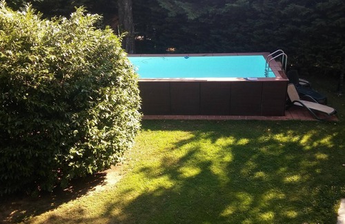 Piossasco Bed & Breakfast | Guest Rated 10/10: Red Room at Villa Mirano B&B in Piossasco