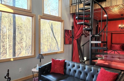 Dunlap Cabin | Romantic Red Room Cabin: Spa & Hot Tub Retreat for Couples