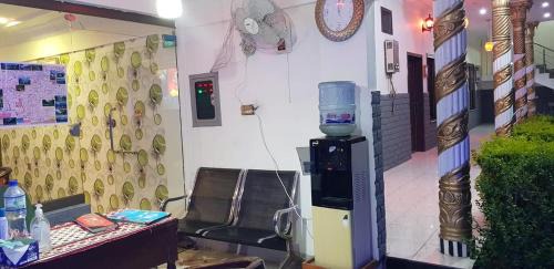 Balakot Hotel | Inviting Red Rose Hotel: Family-Friendly Dining Options