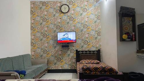 Balakot Hotel | Inviting Red Rose Hotel: Family-Friendly Dining Options