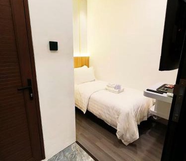 Bintulu Hotel | Eco-Friendly Escapes at Red's Hotel for Family Adventures