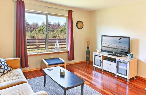 Ocean City House | Family-Friendly Retreat at Red Sky Cottage with Hot Tub