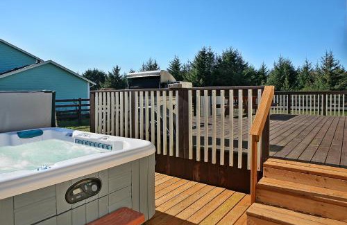Ocean City House | Family-Friendly Retreat at Red Sky Cottage with Hot Tub