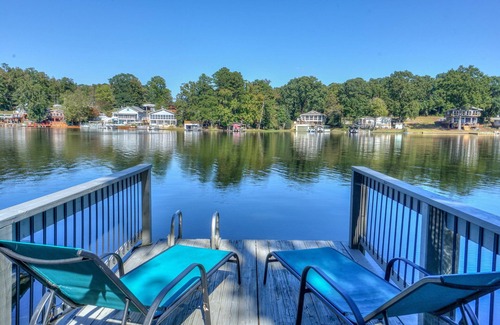 New London House | Red Sky Lake House - Experience Serenity by the Water