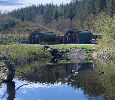 Oban House | Relaxing Red Squirrel Pod with Hot Tub - Rated 9.9/10