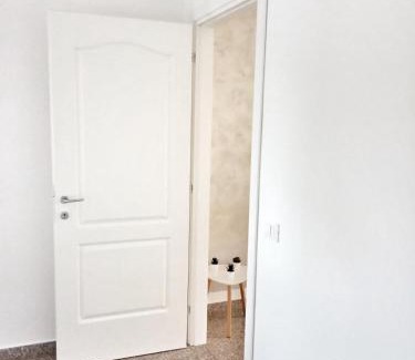 Falze House | Convenient Red Tower Venice - Near VCE Airport & Free Wifi