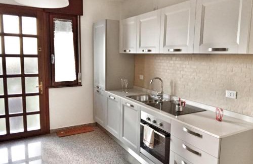 Falze House | Convenient Red Tower Venice - Near VCE Airport & Free Wifi