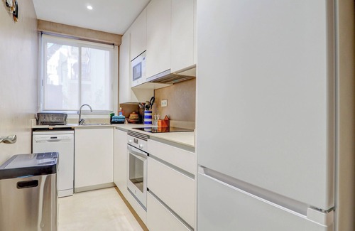 Sitges Town Center Apartment | Experience Red Velvet Apartment: Ideal for Families & Relaxation