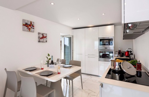 Ronco sopra Ascona Apartment | Red View Apartment: 4-Star Stay with Spa and Breakfast