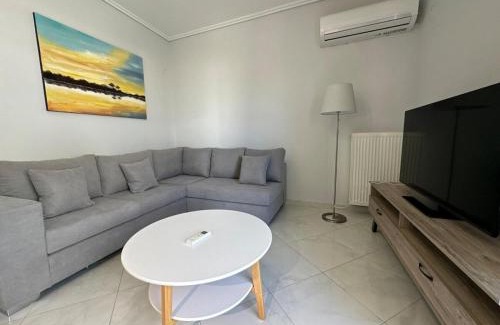 Peristeri Apartment | Discover Redamancy: 4-Star Family-Friendly Retreat