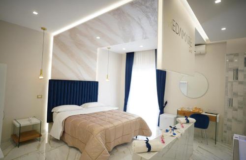 Lago Patria Hotel | Cozy REDAMARE SUITE with Breakfast & Hot Tub Amenities
