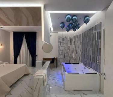 Lago Patria Hotel | Cozy REDAMARE SUITE with Breakfast & Hot Tub Amenities