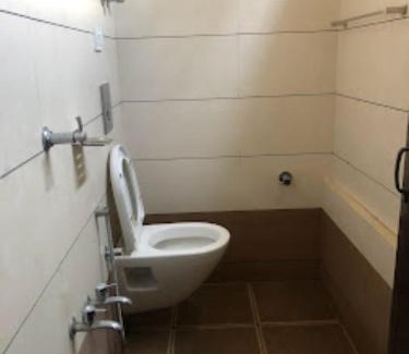 Manjeri Hotel | Budget-Friendly Stay at Redbell Suites Manjeri with Breakfast