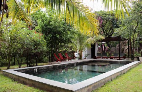 Siem Reap House | RedBox House - Modern 5-Bedroom Villa with Pool & Pet Access