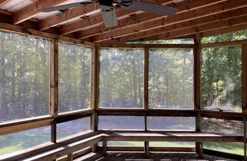 Bruno House | Family-Friendly Retreat at Redbud Cottage - Rated 10/10