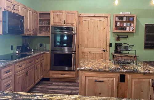 Milo Cabin | Redbud Honey - Country Cabin away from it all