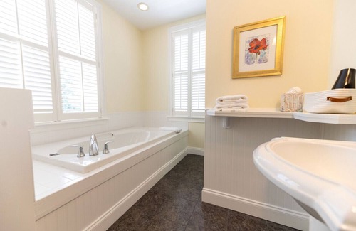 Edenton Bed & Breakfast | Discover The Granville Queen Inn: Family-Friendly Retreat