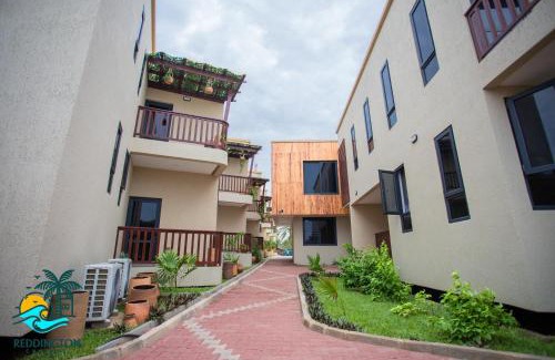 Anloga Hotel | Relaxing Reddington Chalets Beach Resort with Ocean Views