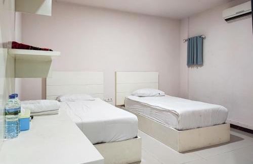 Sungai Penuh Hotel | Budget-Friendly Stay at RedDoorz @ Arafah Hotel 2