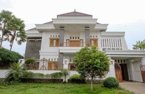 Malang Hotel | Family-Friendly Stay at RedDoorz Daffi Araya