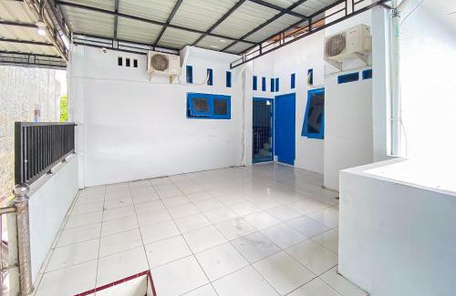 Medan Hotel | RedDoorz at Graha Aisyah Menteng Medan