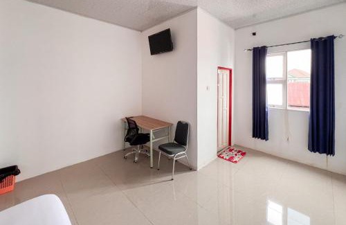 Banjarmasin Hotel | RedDoorz at Ideal Home Banjarmasin