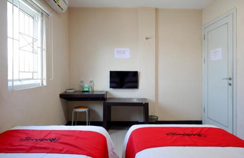 Palu Hotel | Comfortable Stay at RedDoorz Jalan Emmy Saelan Palu