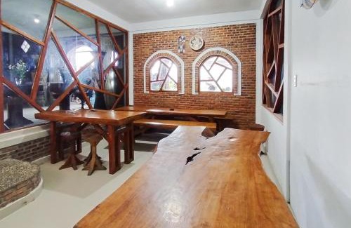 Karo Hotel | Family-Friendly Getaway at RedDoorz Jalan Ujung Sampun