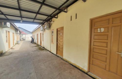 Pontianak Hotel | Convenient Stay at RedDoorz Permana Homestay Near Airport