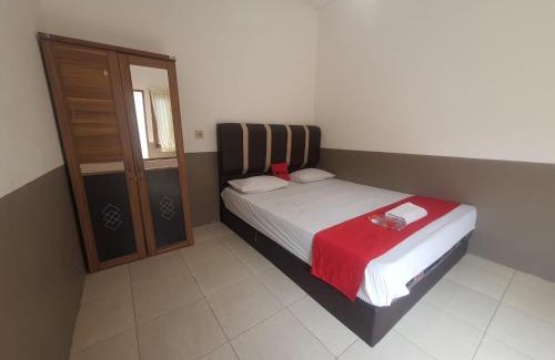 Pontianak Hotel | Convenient Stay at RedDoorz Permana Homestay Near Airport