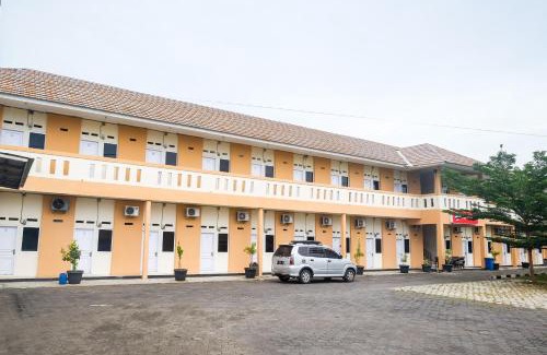 Cimohong Hotel | Family-Friendly Stay at RedDoorz Putri Syariah Brebes