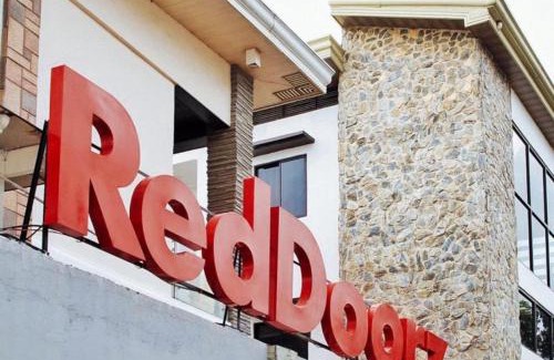 Canloan City Hotel | Discover Comfort at RedDoorz RHR Tourist Inn Canlaon