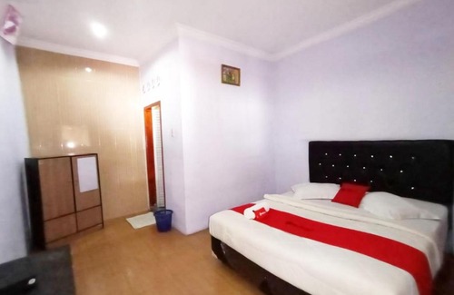 Parapat Hotel | Budget-Friendly Stay at RedDoorz near Danau Toba Parapat