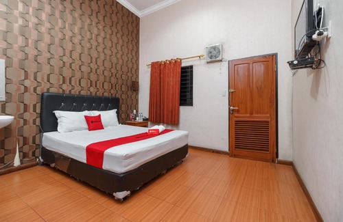 Parapat Hotel | Budget-Friendly Stay at RedDoorz near Danau Toba Parapat
