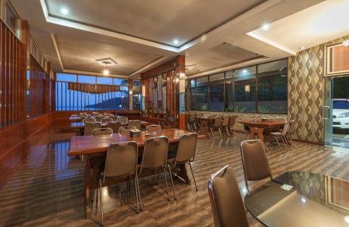 Parapat Hotel | Budget-Friendly Stay at RedDoorz near Danau Toba Parapat