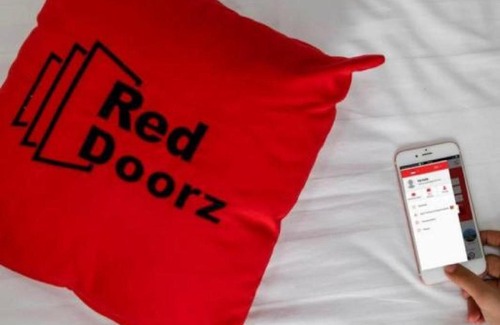 Jakarta House | Discover RedDoorz At Tebet Barat 2 - Family-Friendly Stay
