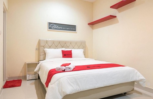 Jakarta House | Discover RedDoorz At Tebet Barat 2 - Family-Friendly Stay