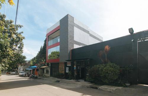 Santa Cruz Apartment | Budget-Friendly Stay at RedDoorz Walk Inn Apartelle Antipolo