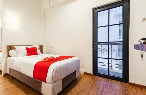 Medan House | Budget-Friendly Stay at RedDoorz @ Binjai for Families