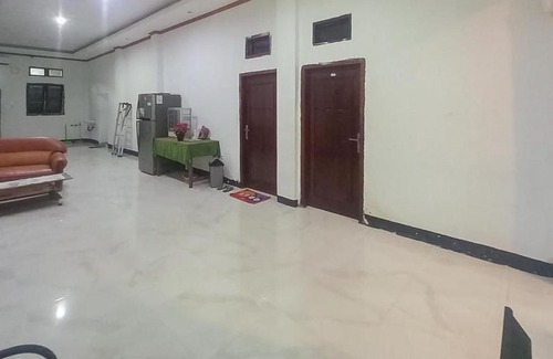 Kotaraja Hotel | Budget-Friendly Stay at RedDoorz @ Cigombong for Families