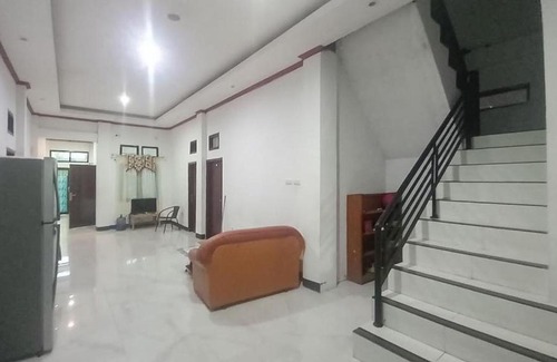 Kotaraja Hotel | Budget-Friendly Stay at RedDoorz @ Cigombong for Families