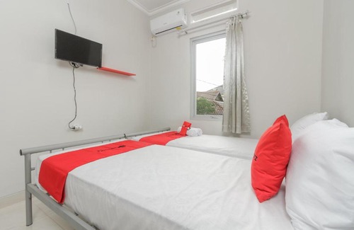 Cipete Selatan House | Budget-Friendly Stay at RedDoorz @ Cipete Raya