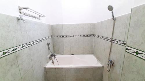 Kotaraja Hotel | Discover RedDoorz @ Gerson Hotel Abepura - Family Friendly Stay