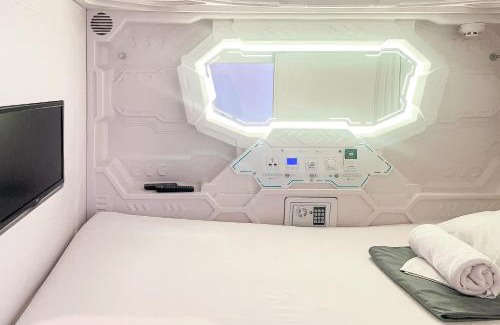 Gambir Hotel | Cozy Shakti Capsule Hotel Jakarta with Breakfast Included