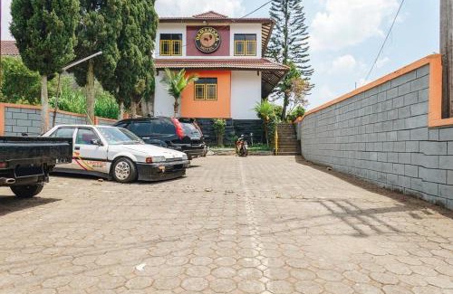 Pangalengan House | Budget-Friendly Stay at RedDoorz @ Hotel Damanaka Pangalengan