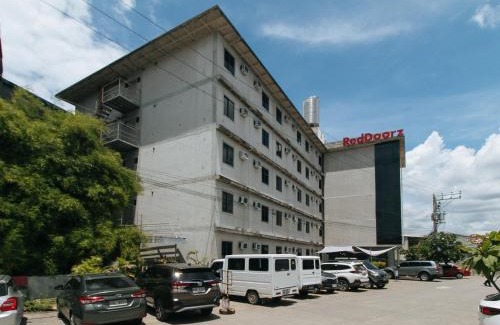 Mandaue Hotel | Comfortable Stay at RedDoorz @ Insular Square Mandaue City