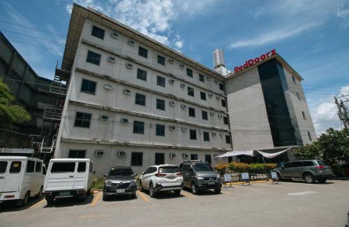 Mandaue Hotel | Comfortable Stay at RedDoorz @ Insular Square Mandaue City