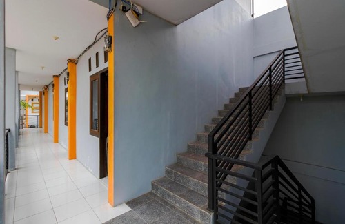 Jakarta House | Budget-Friendly Stay at RedDoorz @ Jagakarsa 2