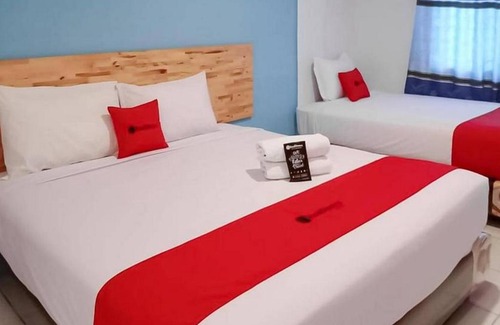 Medan Hotel | Budget-Friendly RedDoorz @ Jalan Brigjend Katamso Medan